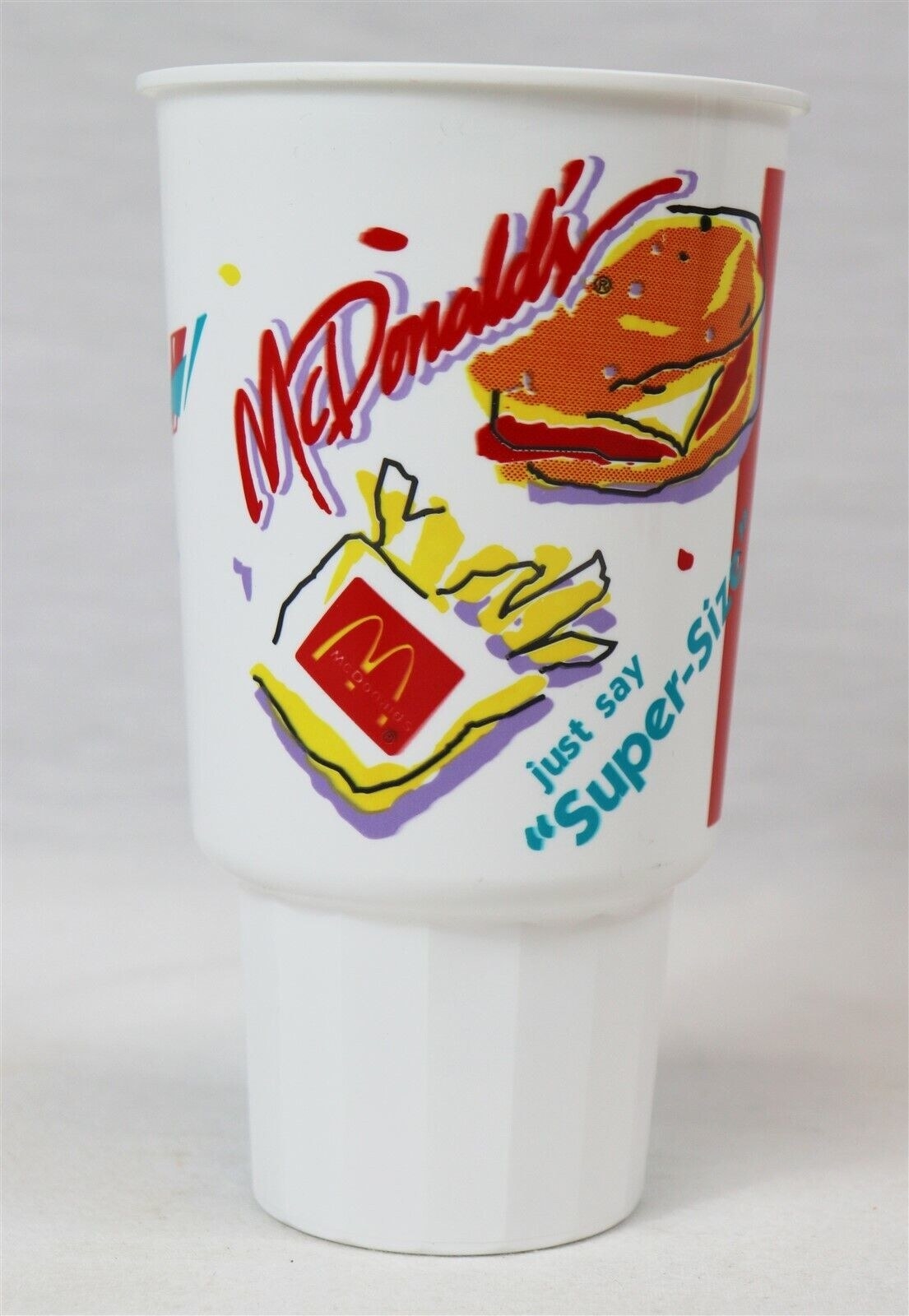麦当劳# x27超大尺寸的杯子