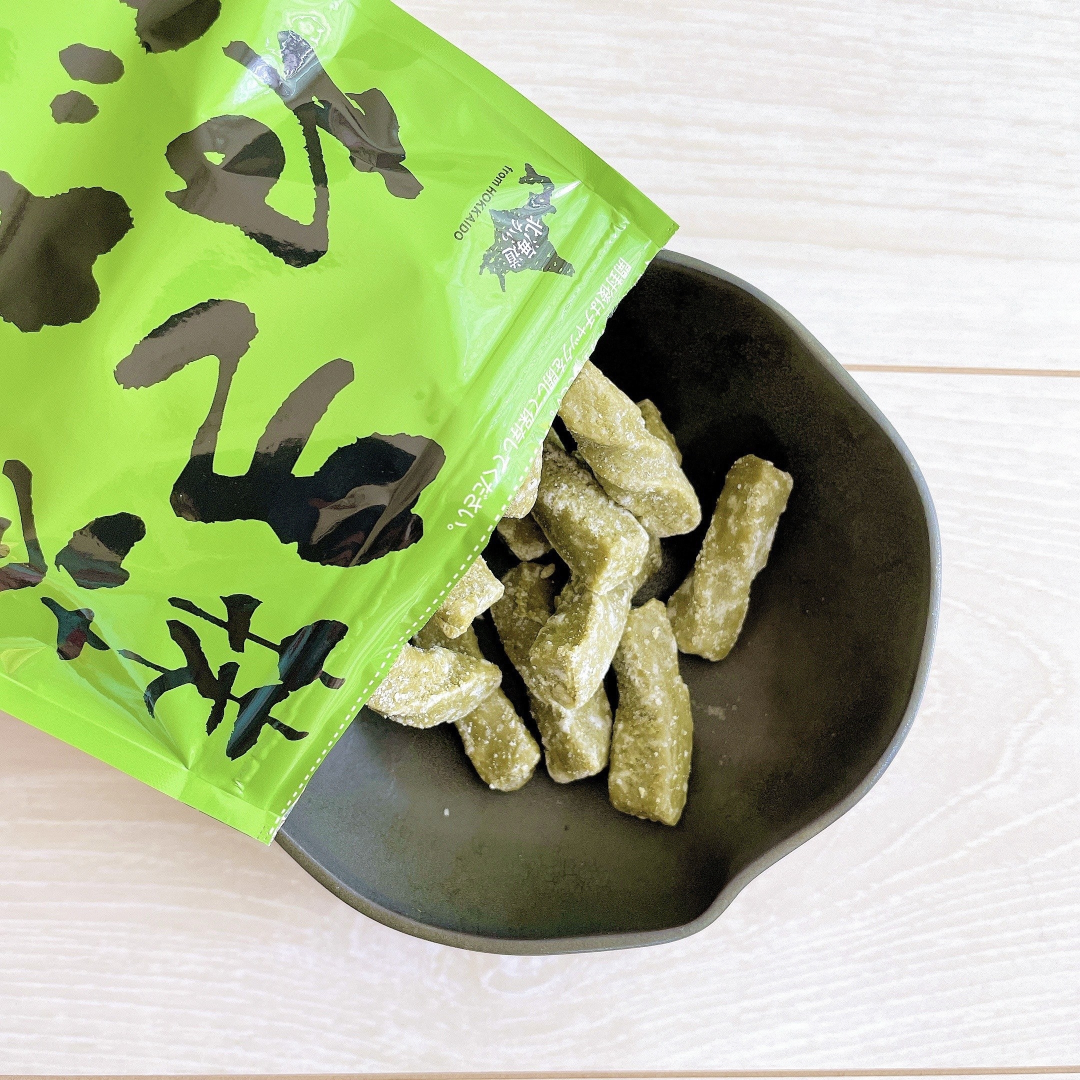 KALDI（カルディ）のおすすめのお菓子「北海道から 抹茶きなこねじり 130g」