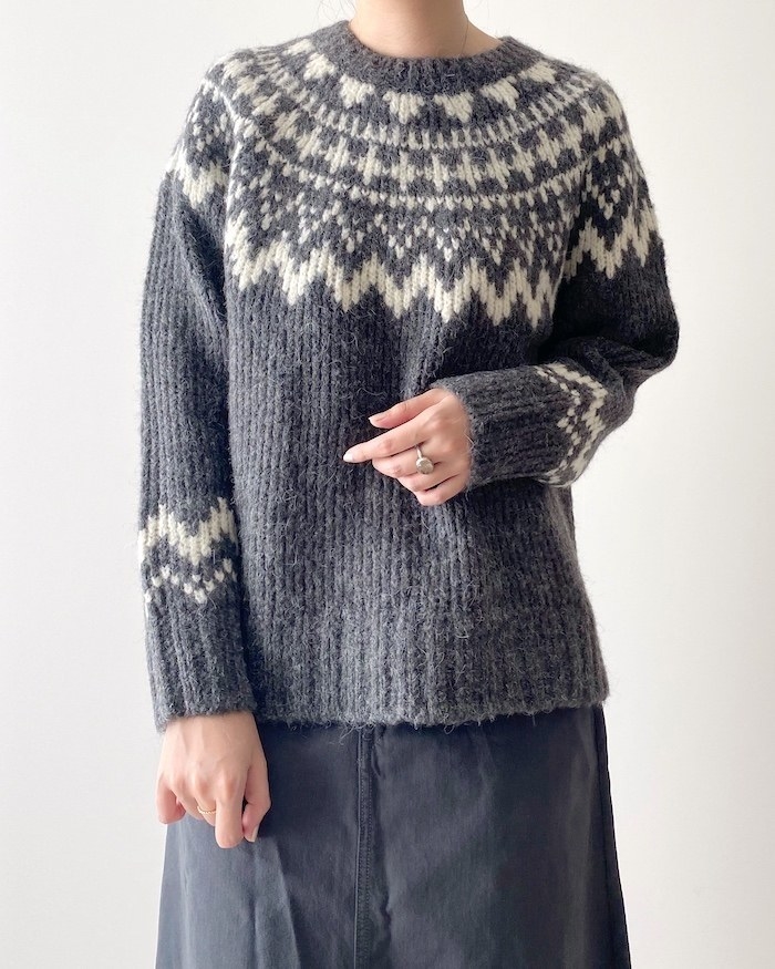 UNIQLO（ユニクロ）のおしゃれセーター「フェアアイルクルーネックセーター（長袖）」のコーディネート