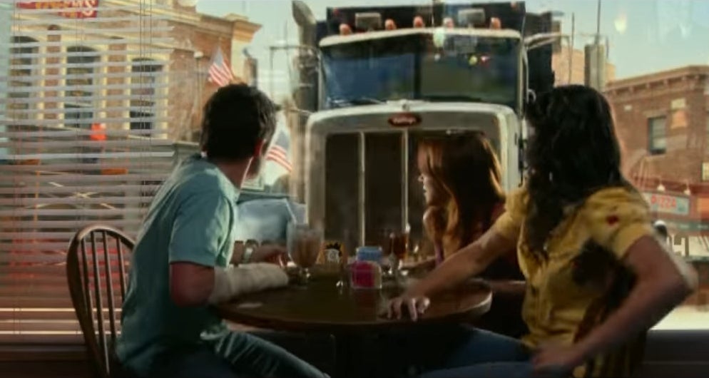 People eating look outside at truck about to crash into the café in &quot;Final Destination&quot;