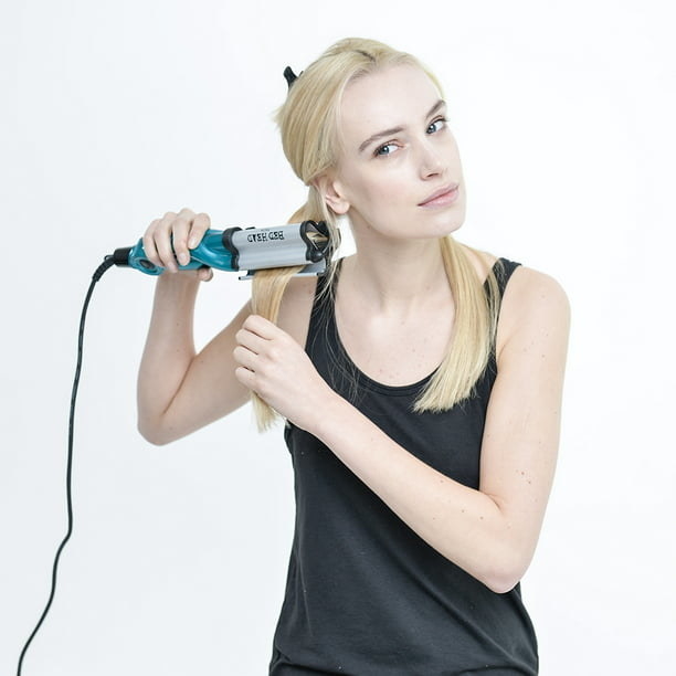 model using the hair waver
