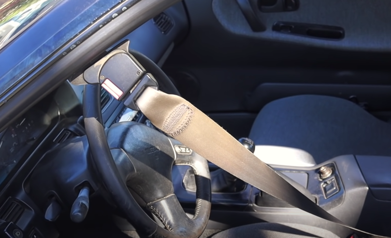 An automatic seatbelt