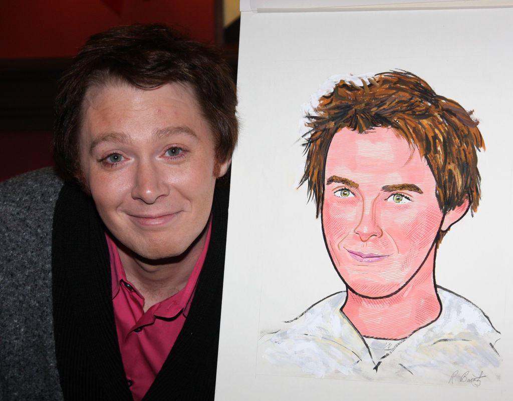 Side-by-side of Clay Aiken and a drawing of him