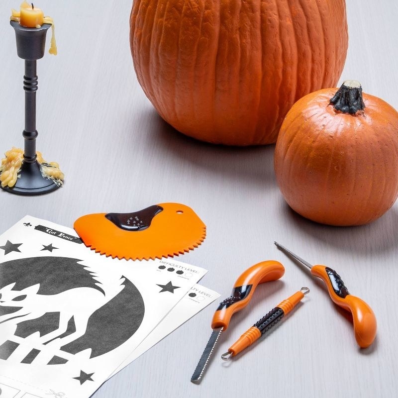 the pumpkin carving kit