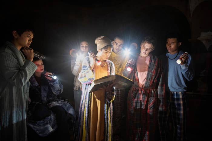 Aya Furukawa, Ruth Codd, Annarah Cymone, Iman Benson, Sauriyan Sapkota, Igby Rigney and William Chris Sumpter in The Midnight Club
