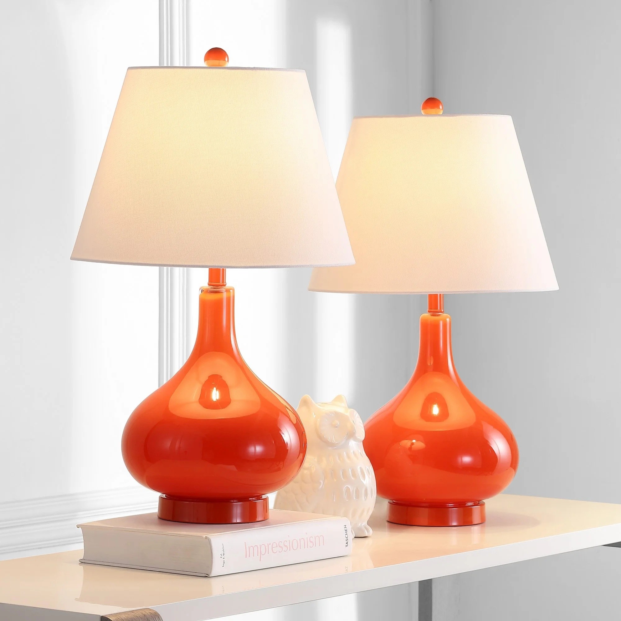 the two orange lamps