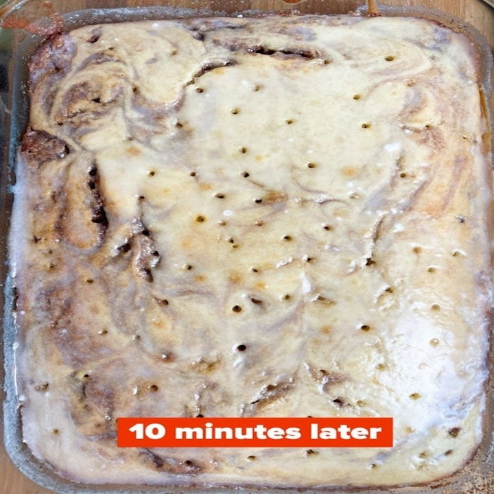 I Made The Viral Reddit Cinnamon Roll Cake And OMG It's Good