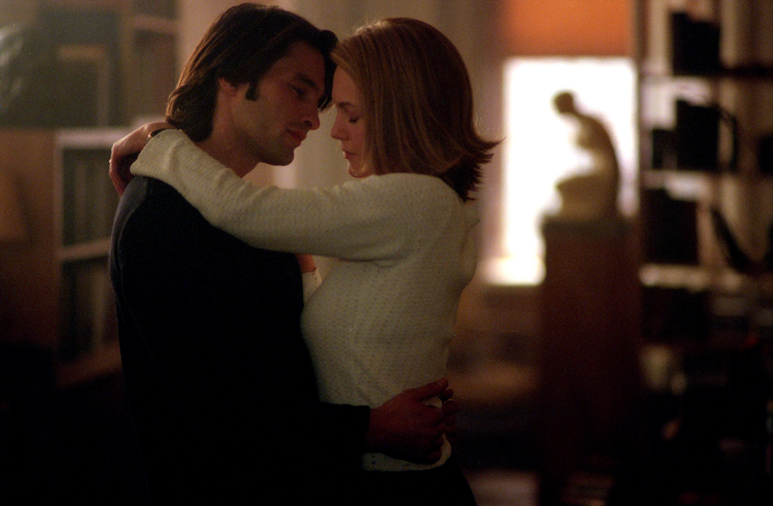 Diane Lane and Olivier Martinez in Unfaithful