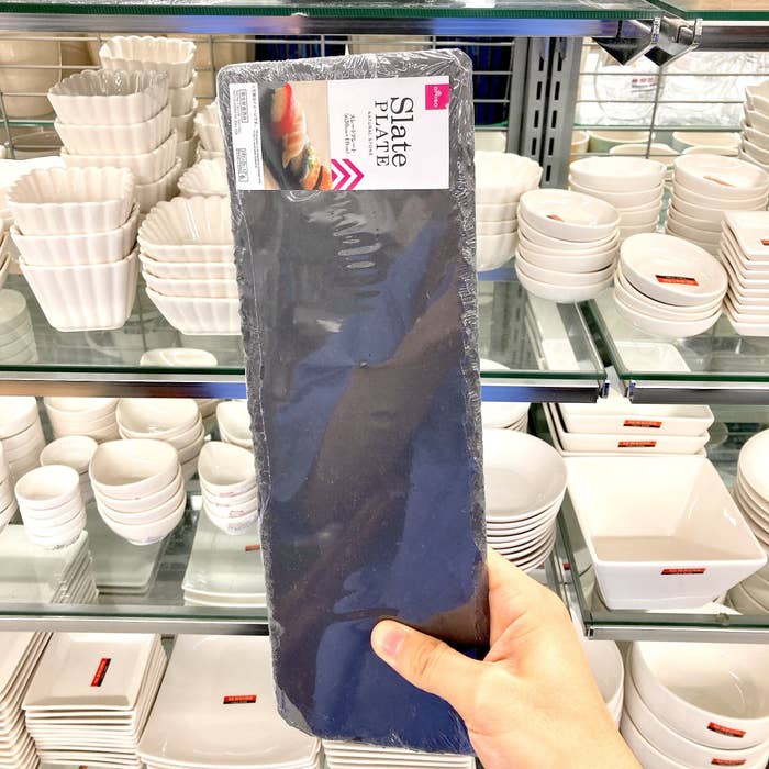 DAISO(ダイソー)のおすすめ食器「スレートプレート」