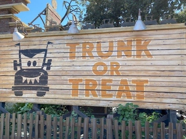 &quot;trunk or treat&quot; sign
