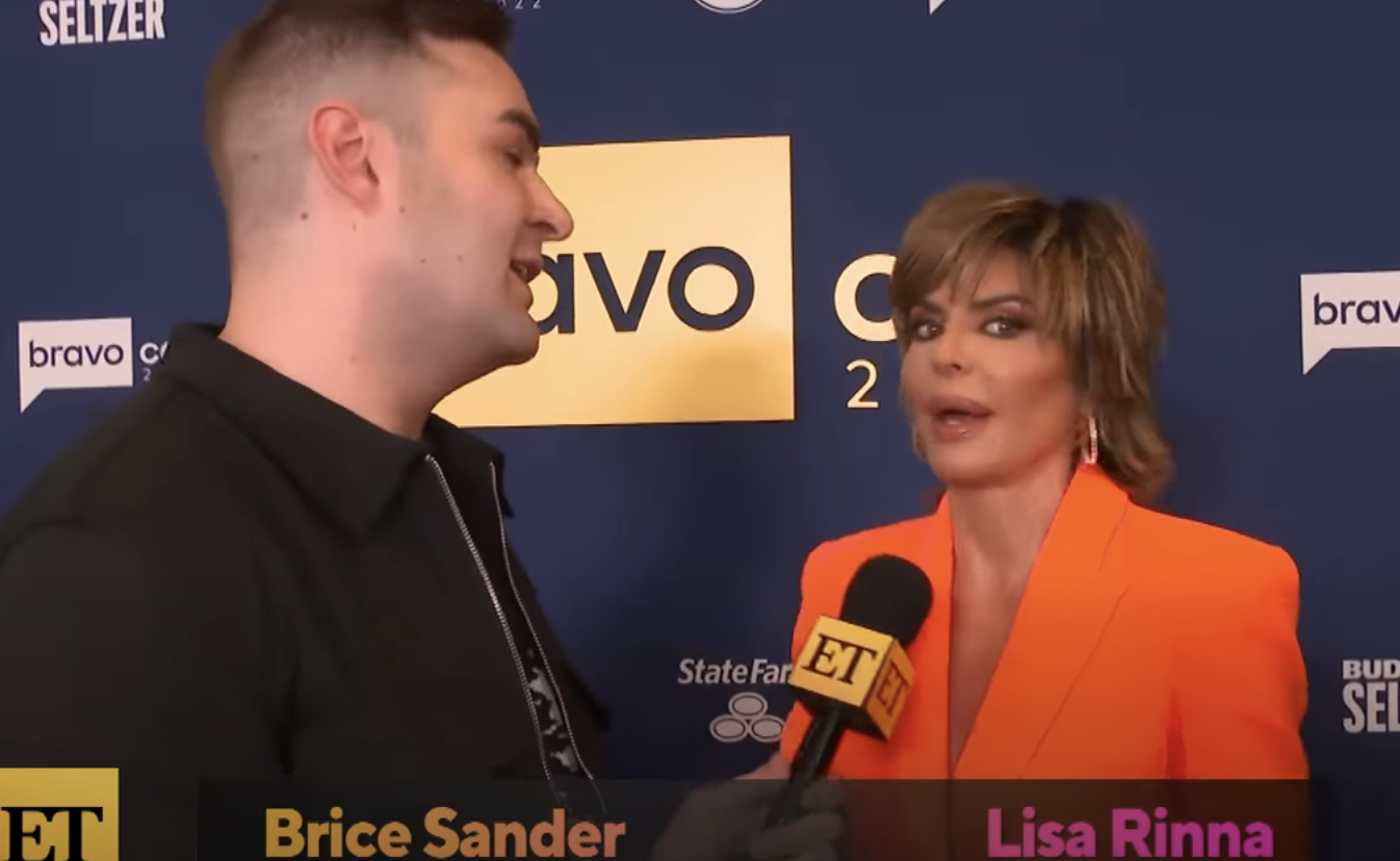 Lisa Rinna Interviewed By Reporter She Blocked - 75