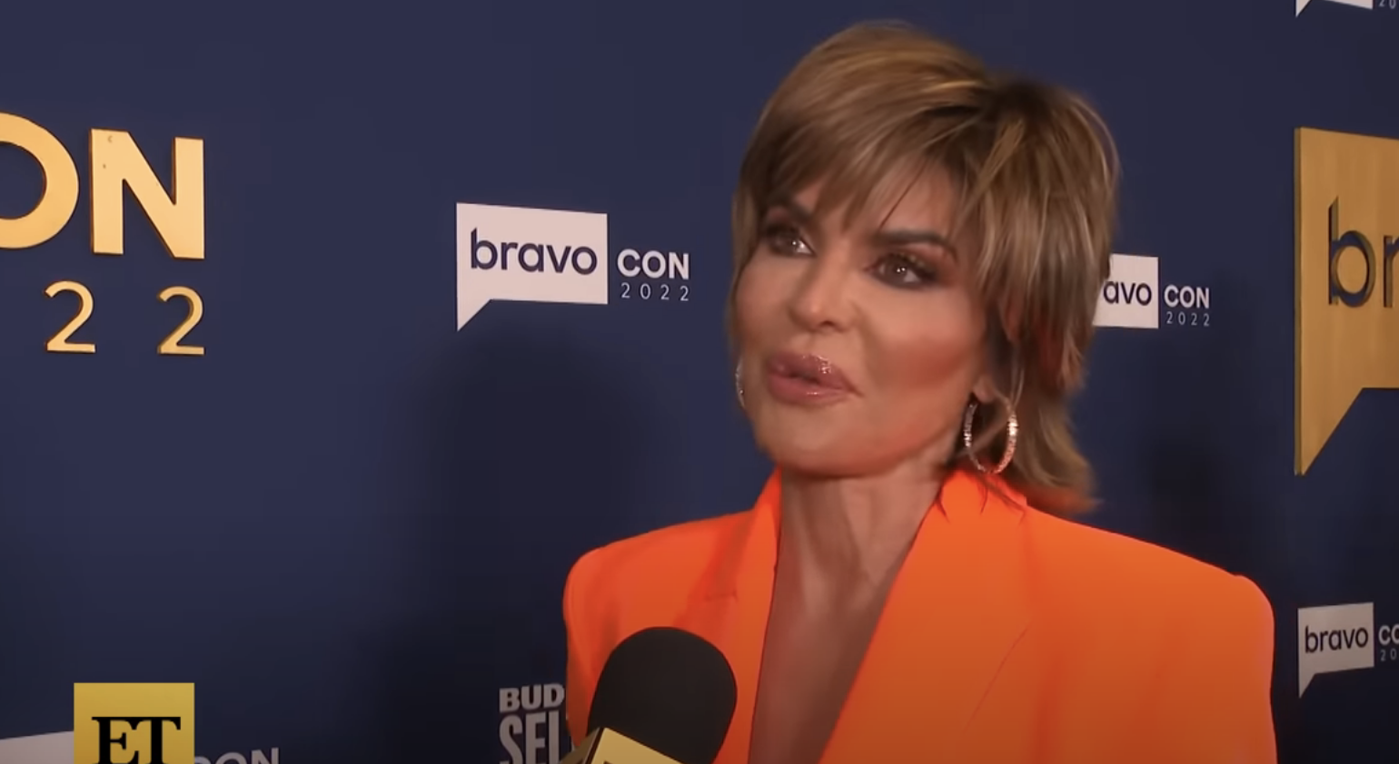 Lisa Rinna Interviewed By Reporter She Blocked - 83