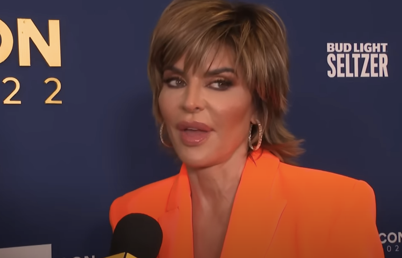 Lisa Rinna Interviewed By Reporter She Blocked - 99