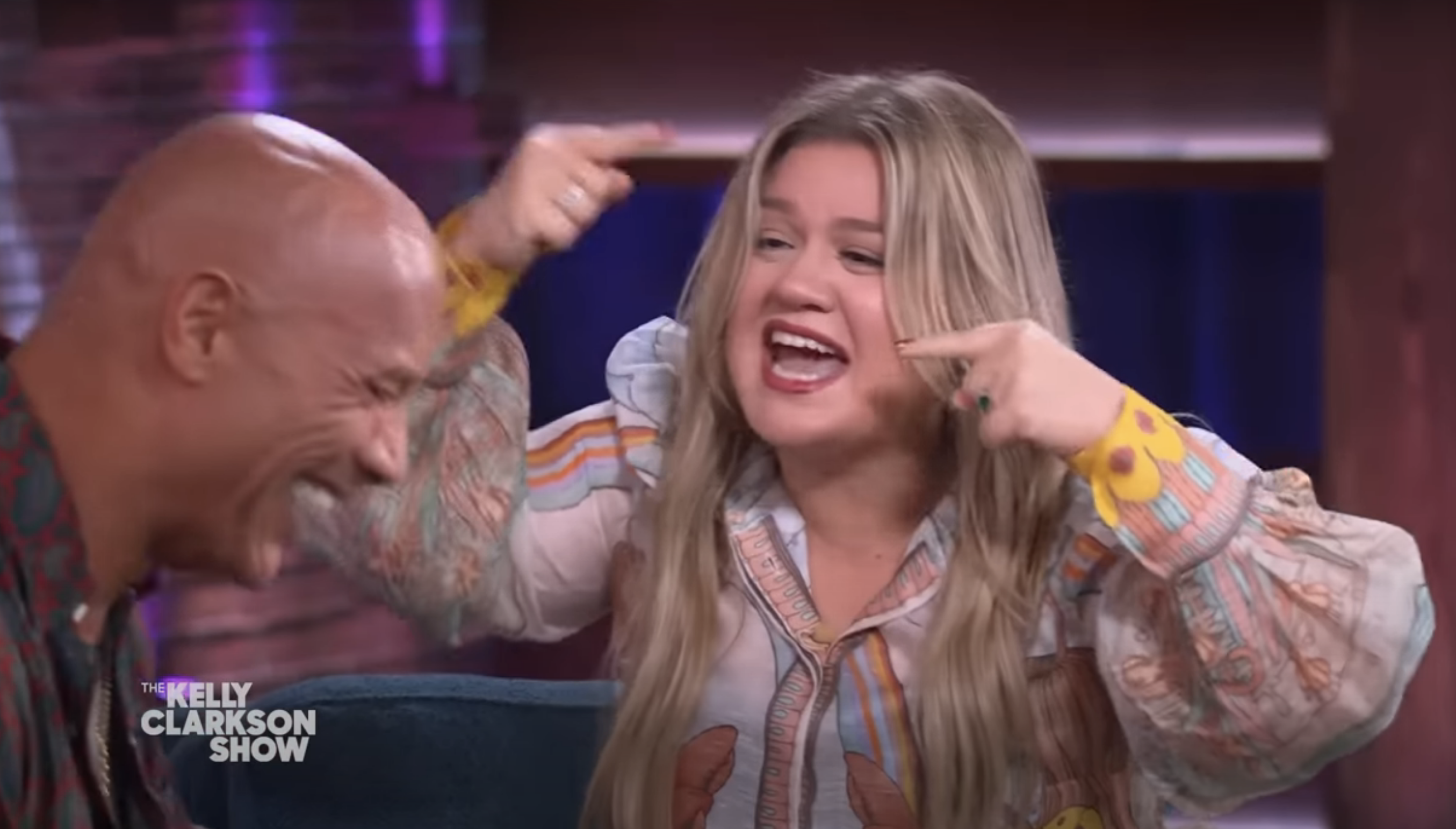 Dwayne Johnson s Sex Joke To Kelly Clarkson - 6