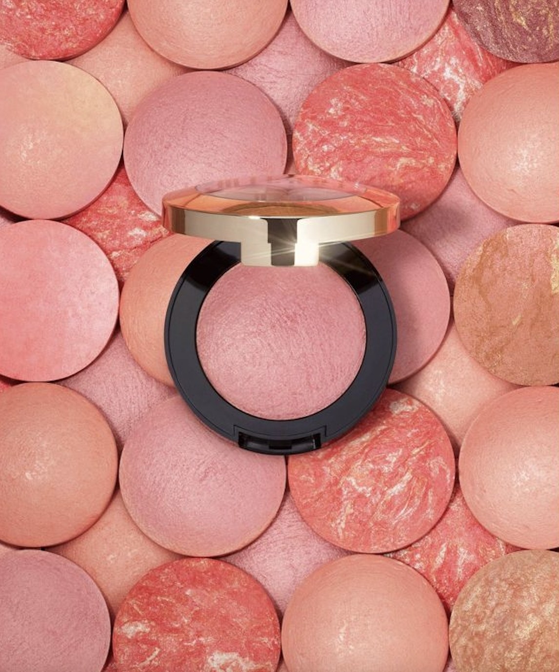 A blush compact with several shades