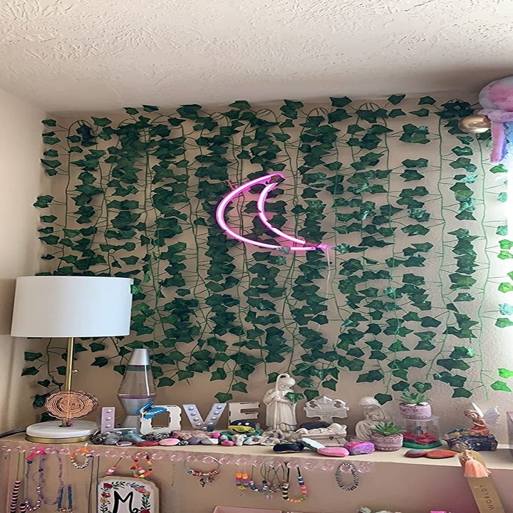 22 Ways To Decorate Your First Apartment On The Cheap