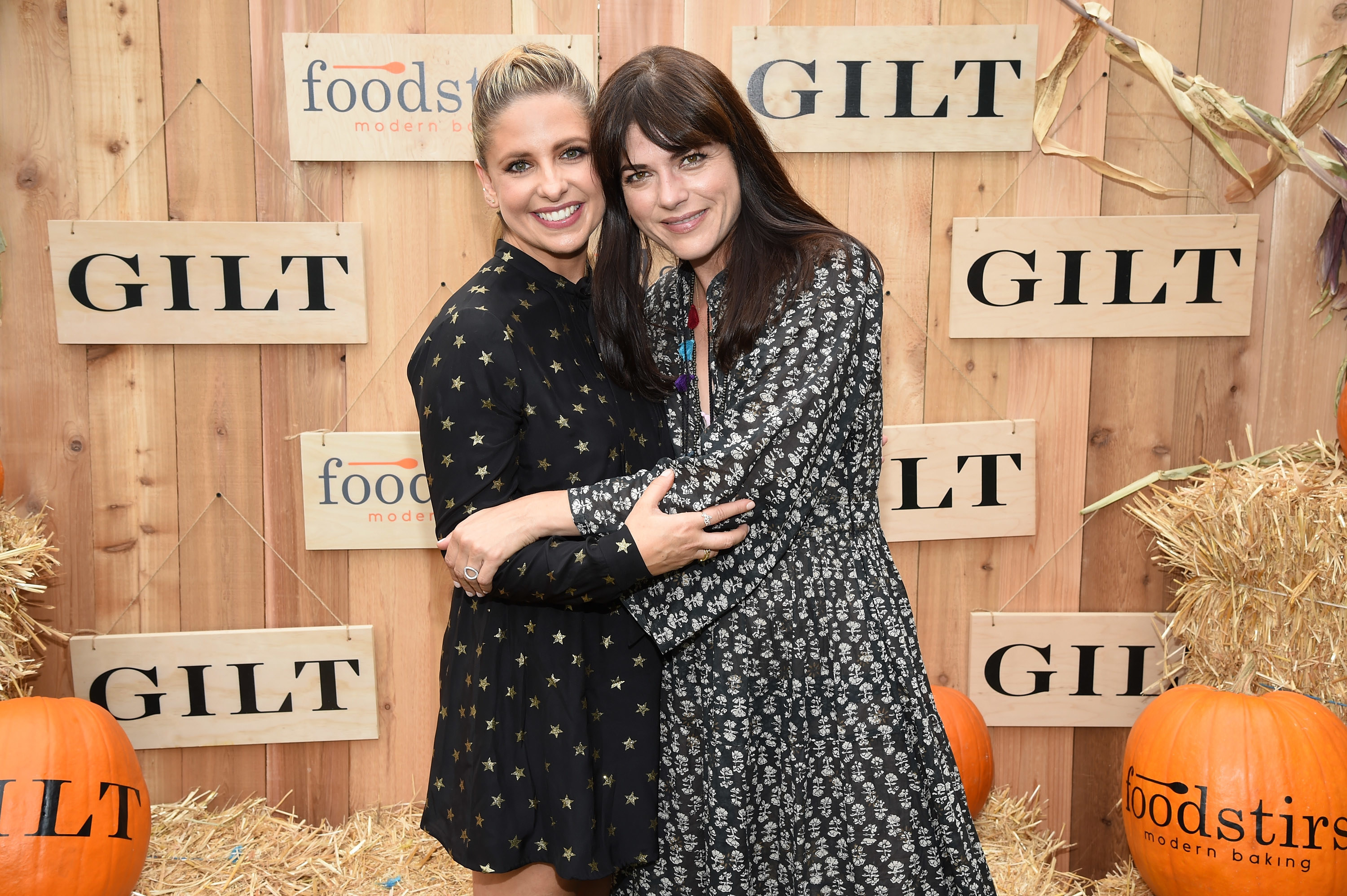 Sarah Michelle Gellar Pens Sweet Note For Selma Blair - 39