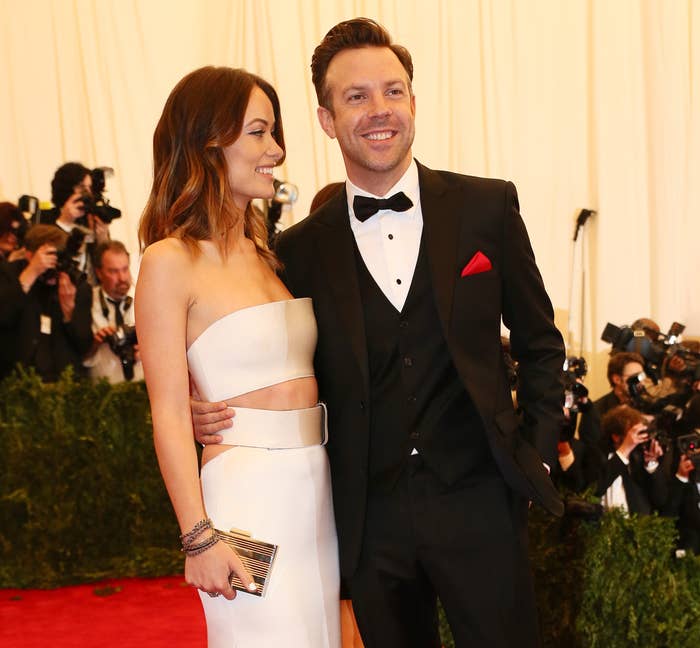 olivia wilde and jason sudeikis on a red carpet