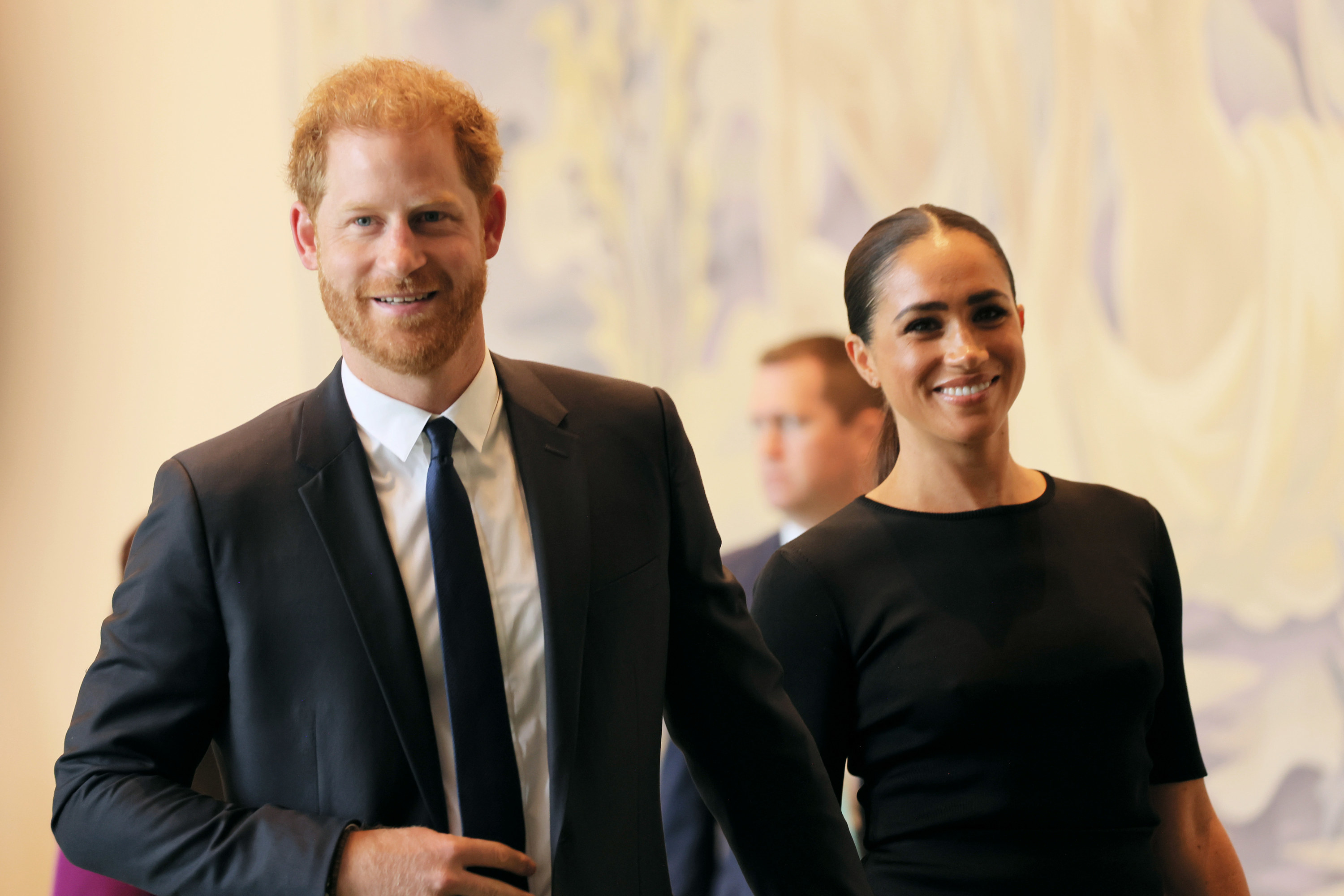 Meghan Markle Talks Queen Elizabeth s Death  Prince Harry - 22