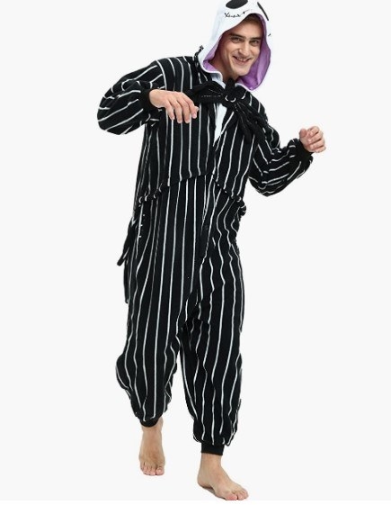 Disfraz fácil para fiesta de halloween con pijama de Jack Skellington