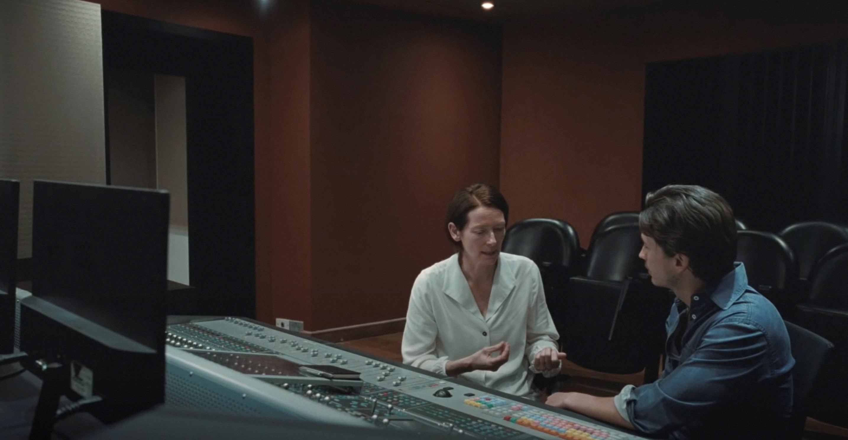 Tilda Swinton and Juan Pablo Urrego in a sound studio