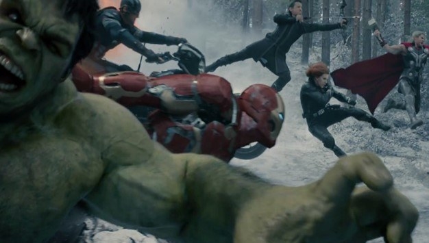 Escena de la batalla inicial en sokovia de la película Avengers: Era de Ultron