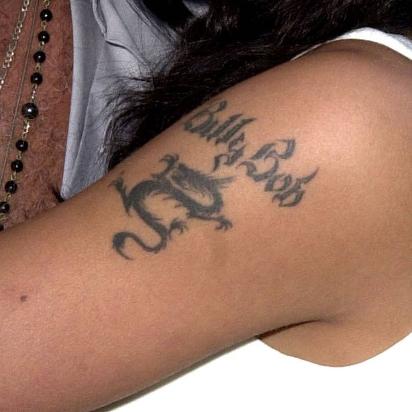 交際中に入れたタトゥー 別れた後どうする 相手にちなんだタトゥーを除去 カバーした芸能人7人 交際中に入れたタトゥー 別れた後どうする 相手にちなんだタトゥーを除去 カバーした芸能人7人