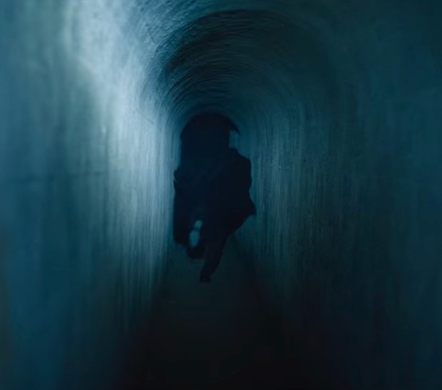 someone runs away in an underground tunnel in &quot;the watcher&quot;