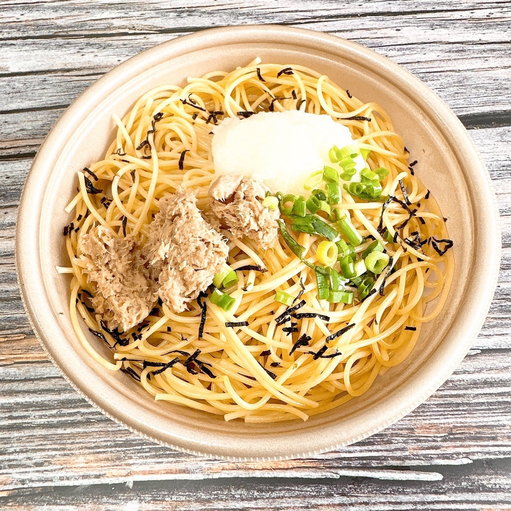 ツナ盛りすぎてません…？セブンの「やみつきパスタ」旨味ぎっしりで