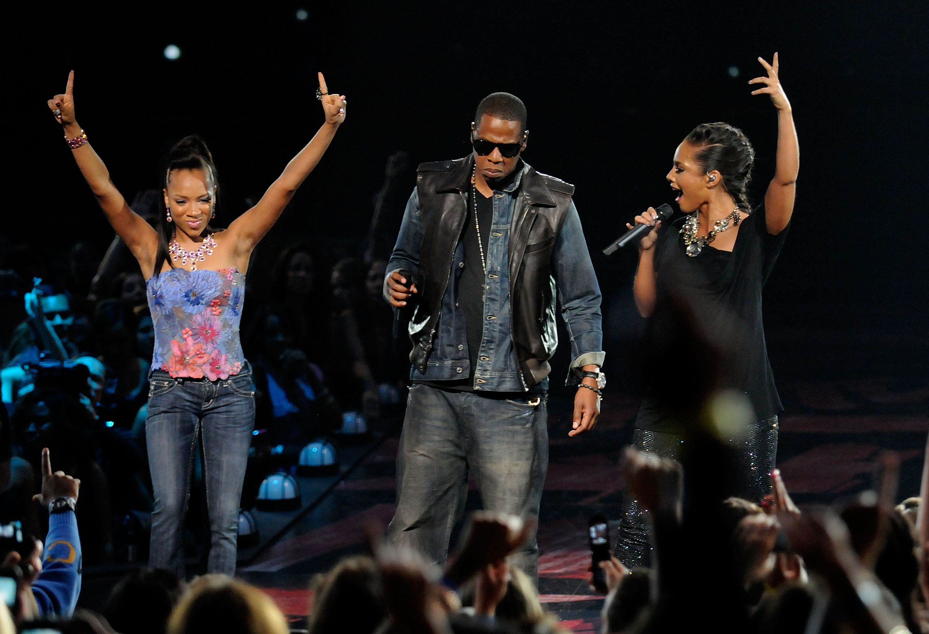 Lil Mama, Jay-Z, and Alicia Keys on stage