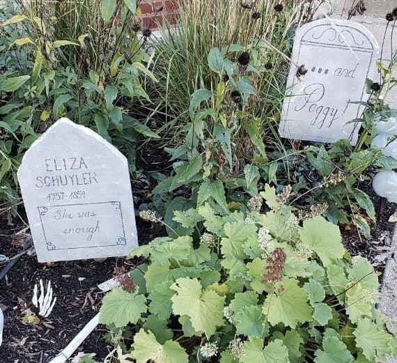 tombstones for eliza schuyler and peggy