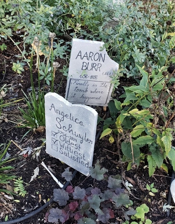 tombstones for angelica schuylen and aaron burr