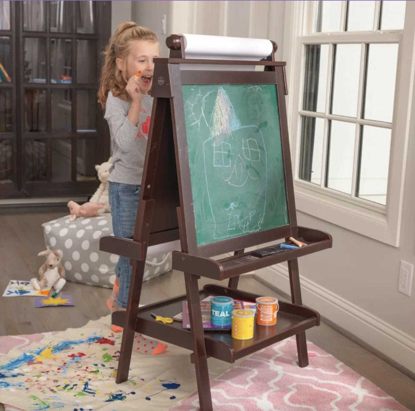 kid with easel