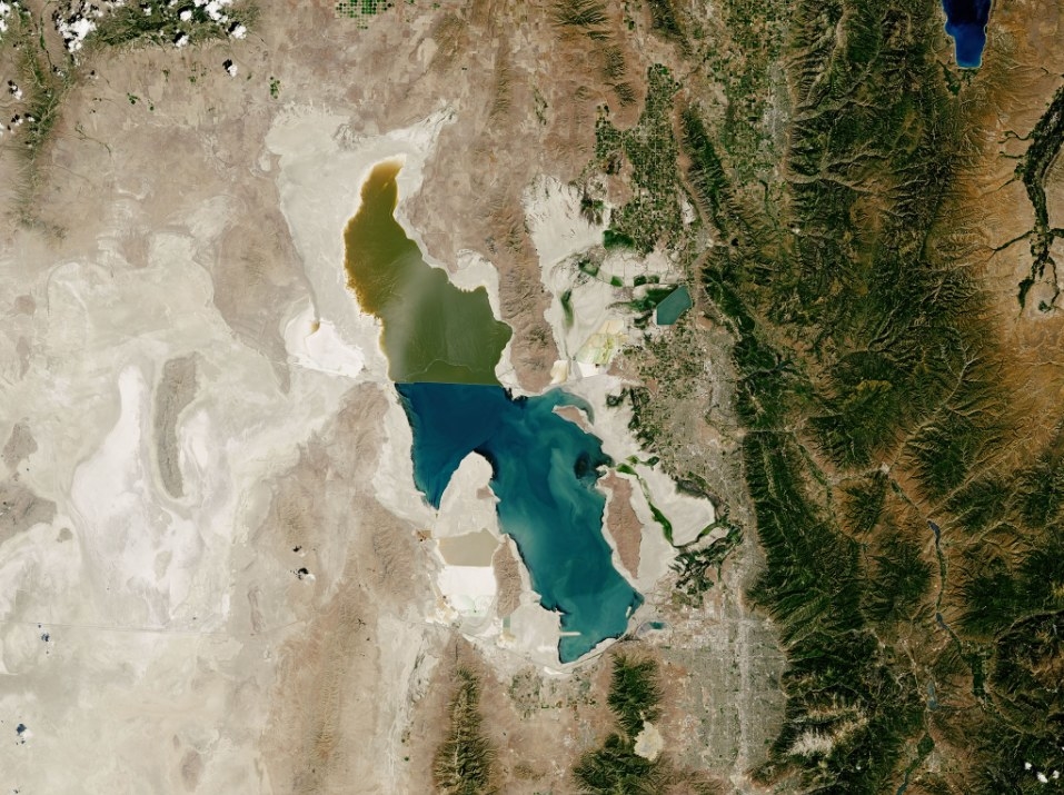 The Great Salt Lake in Utah disappears