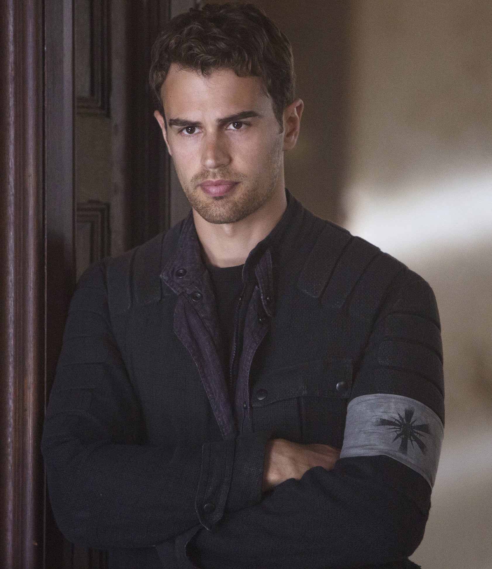 Theo James in Allegiant