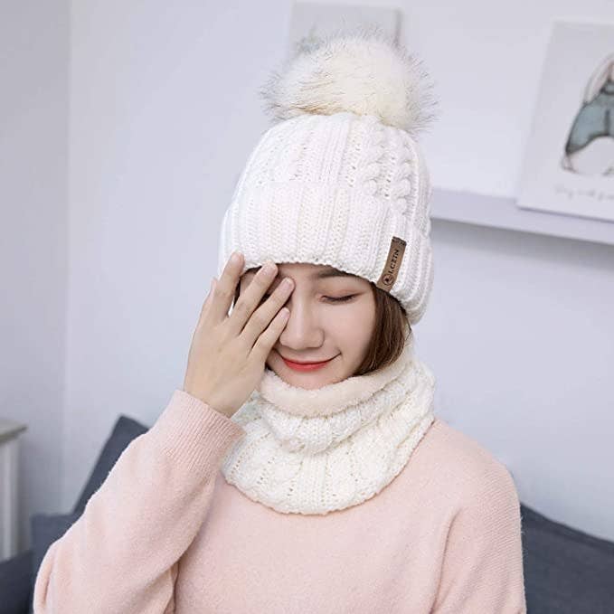 a person wearing the matching toque and neck warmer