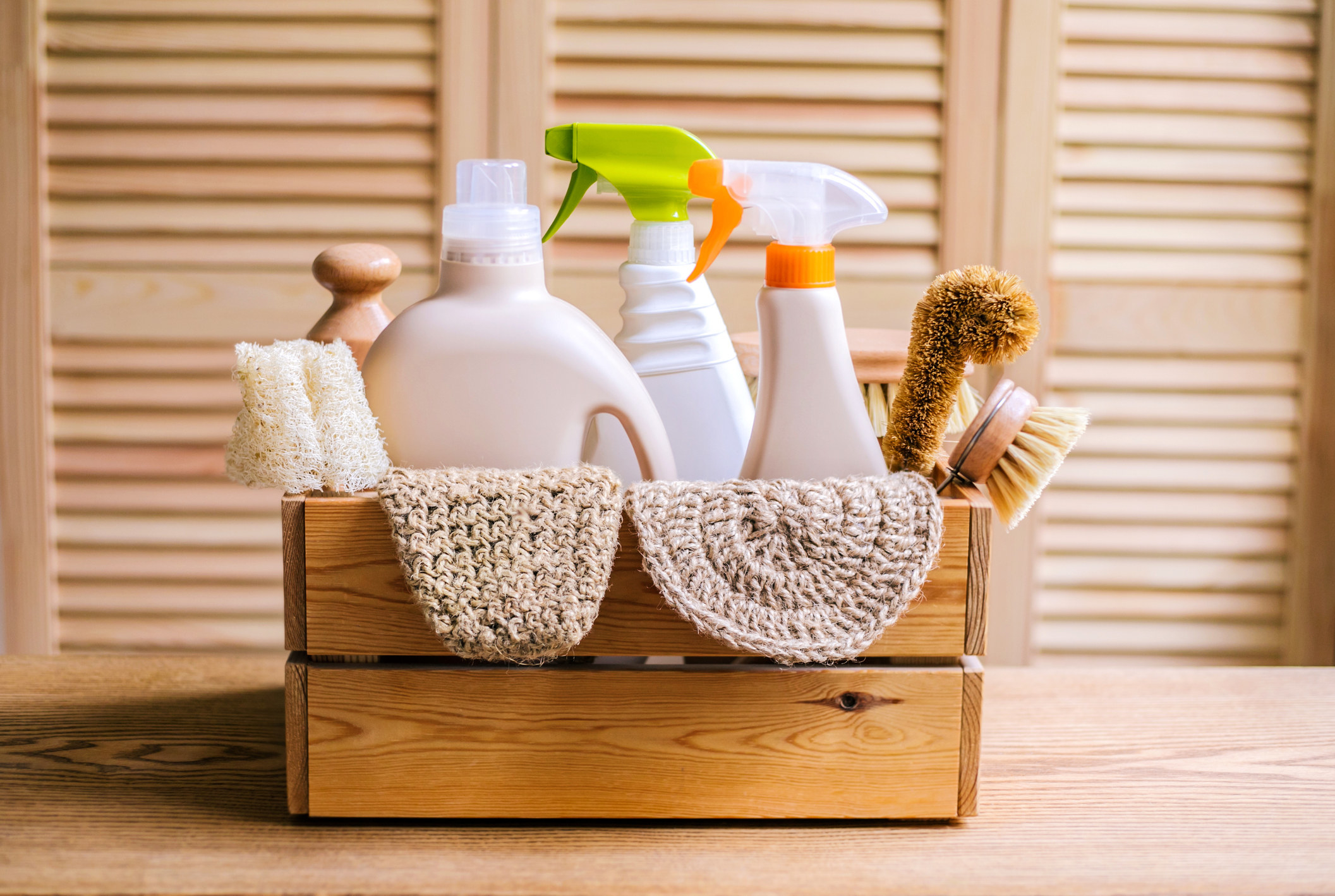 Cleaning items in a wooden box