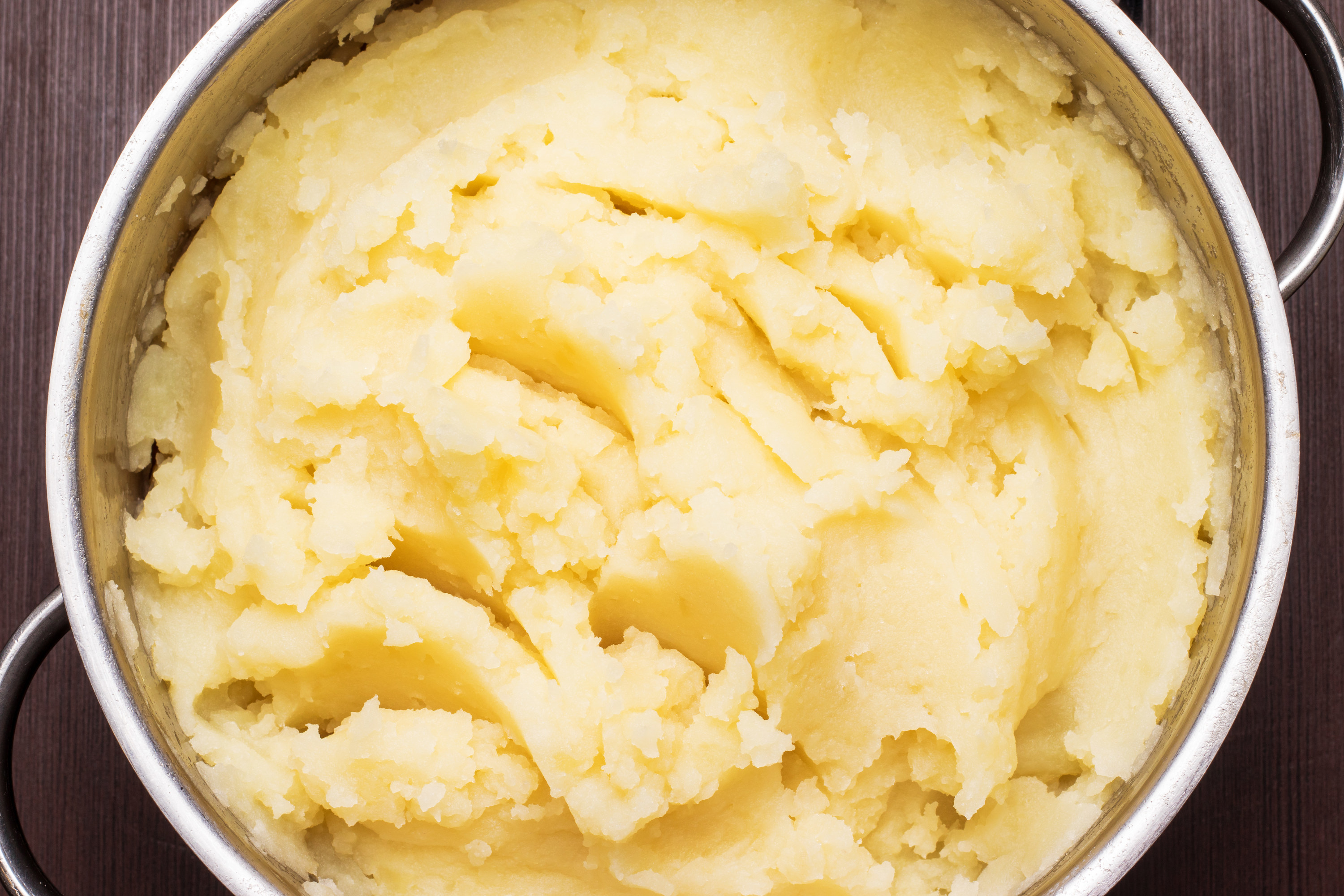 a pot of mashed potatoes