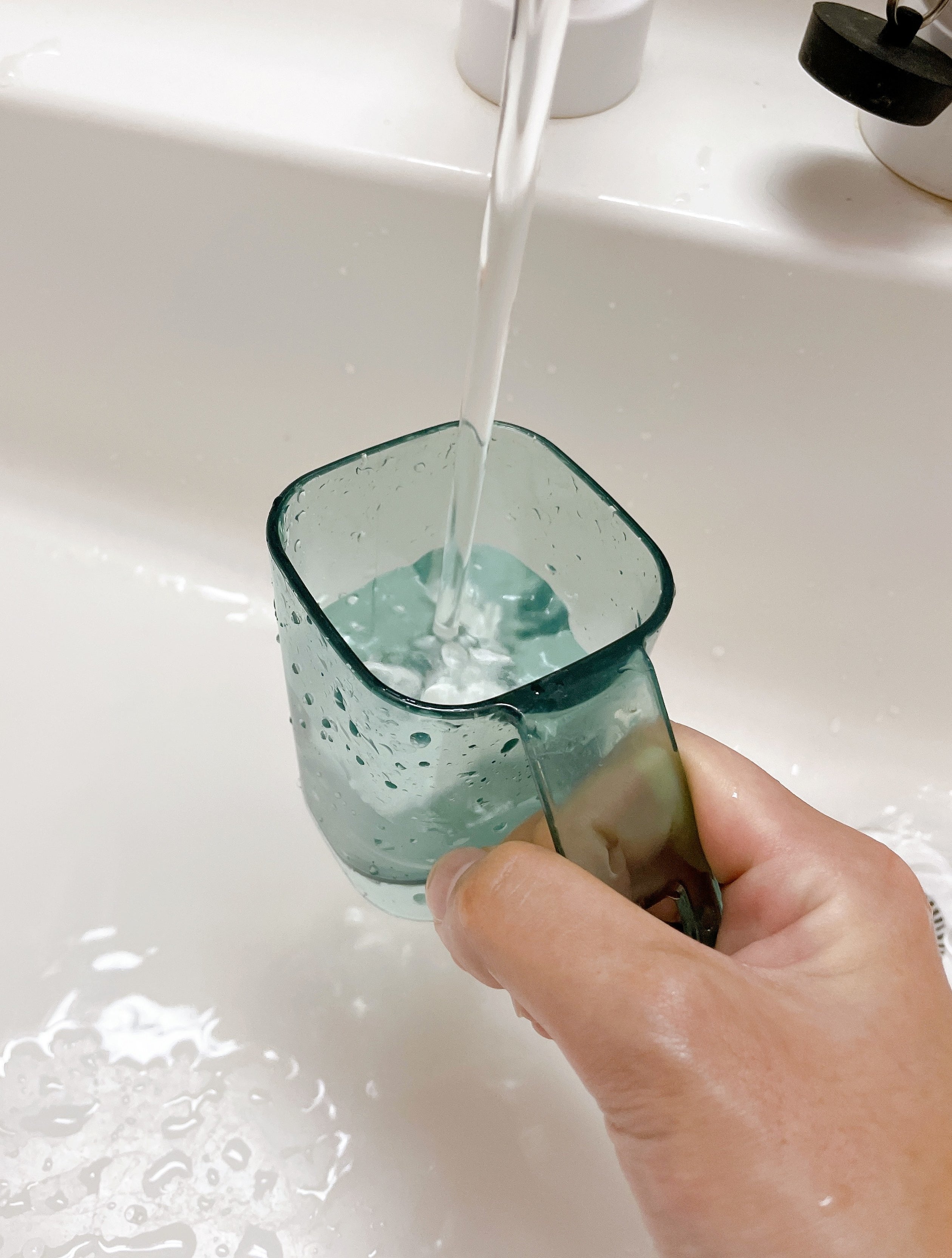 CAINZ(カインズ)のおすすめの便利グッズ「抗菌 歯ブラシスタンドコップ」