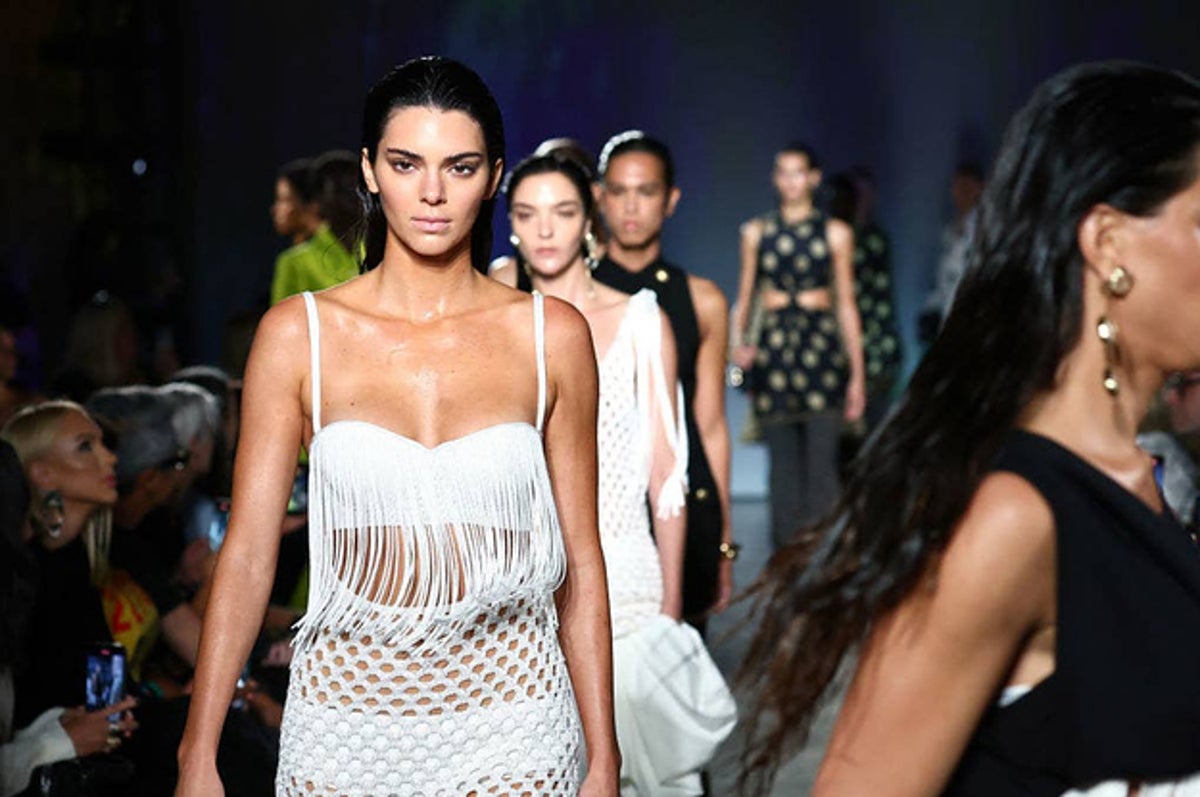 Are Fashion Week Models Paid? We Got To The Bottom Of It