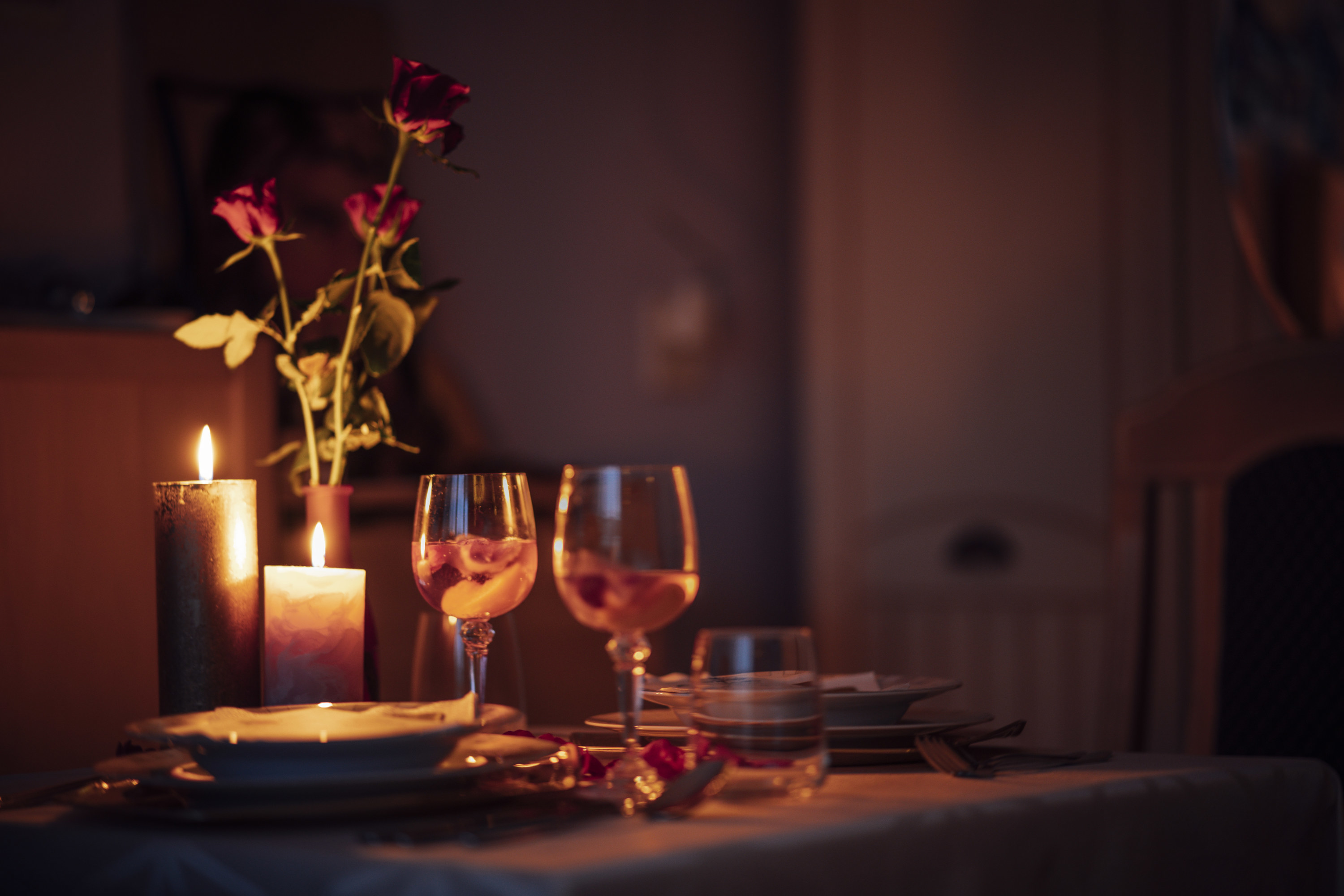 candlelit dinner table
