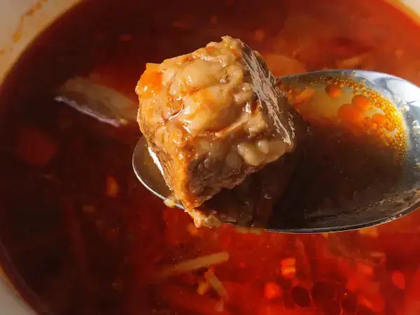 セブン-イレブンのオススメの韓国スープ「牛肉と野菜の旨味ユッケジャン」