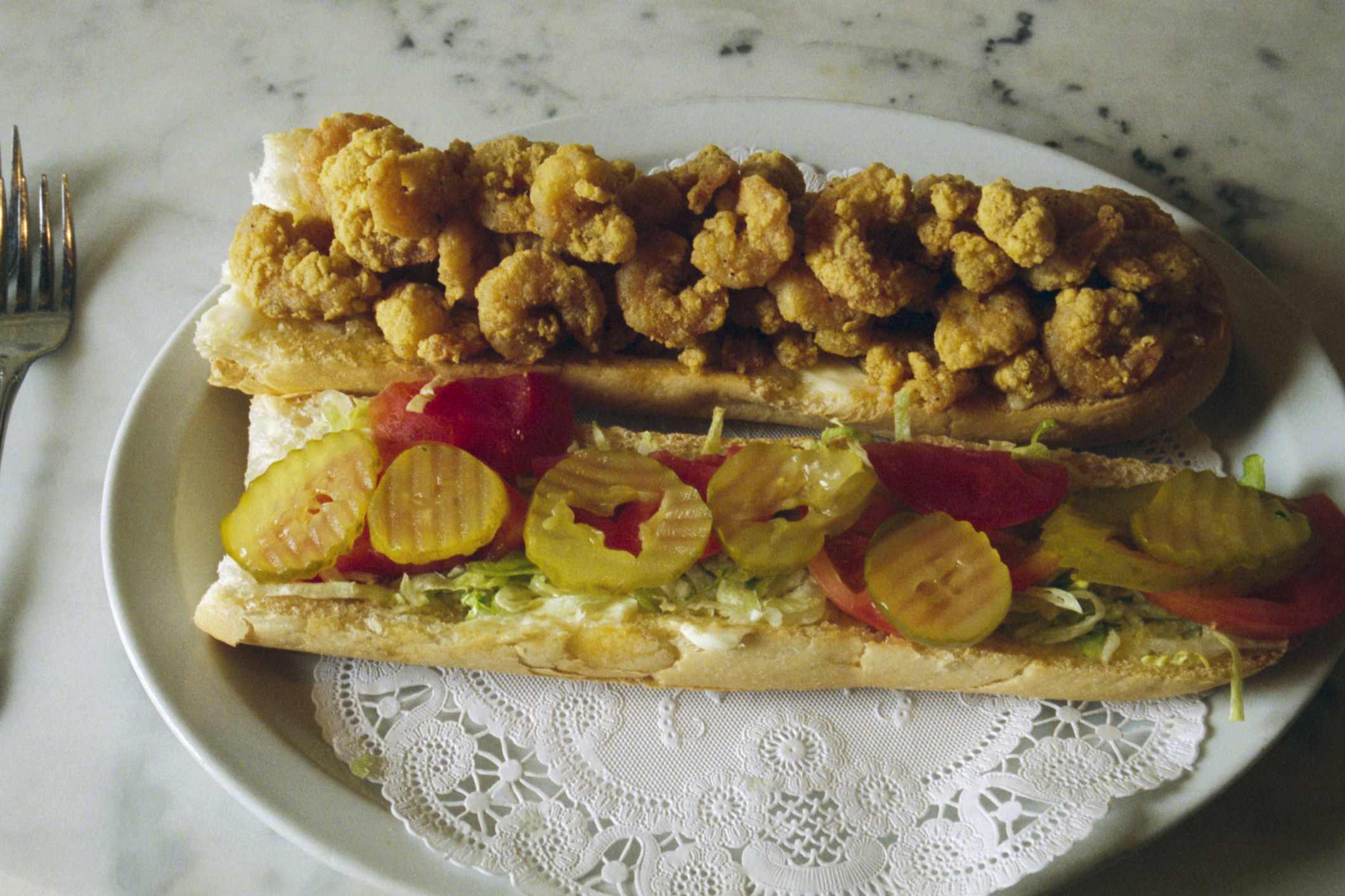 A fried shrimp po&#x27; boy sandwich