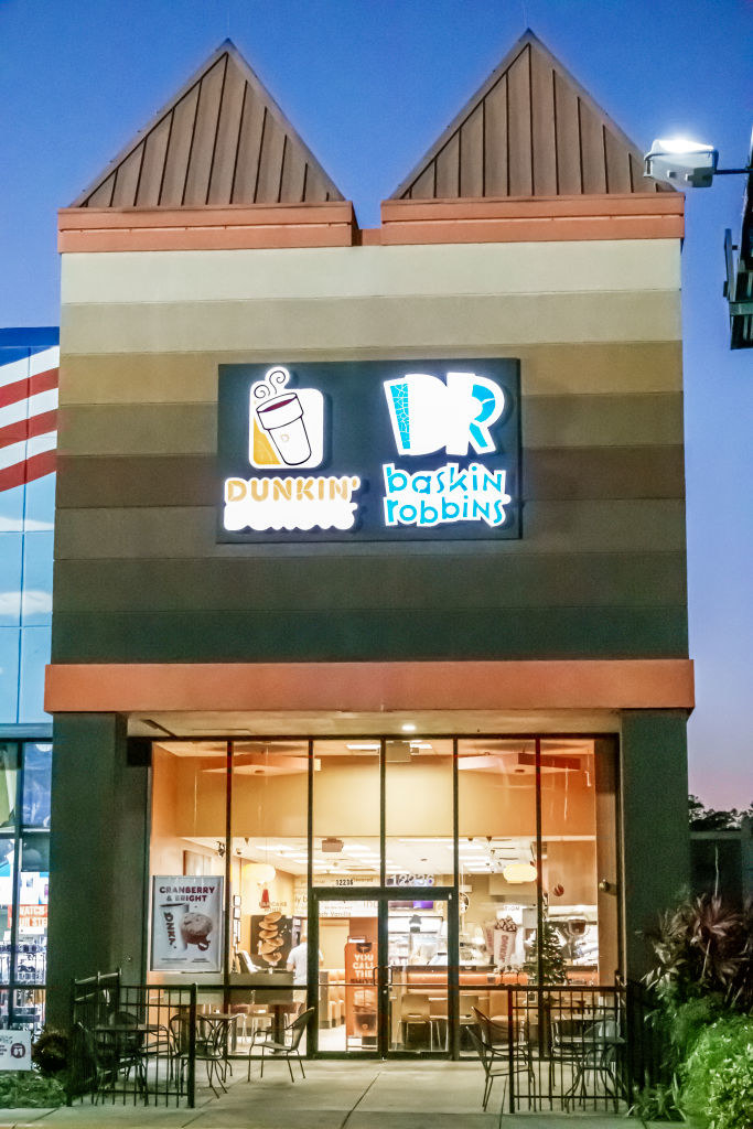 A Dunkin&#x27; Donuts storefront
