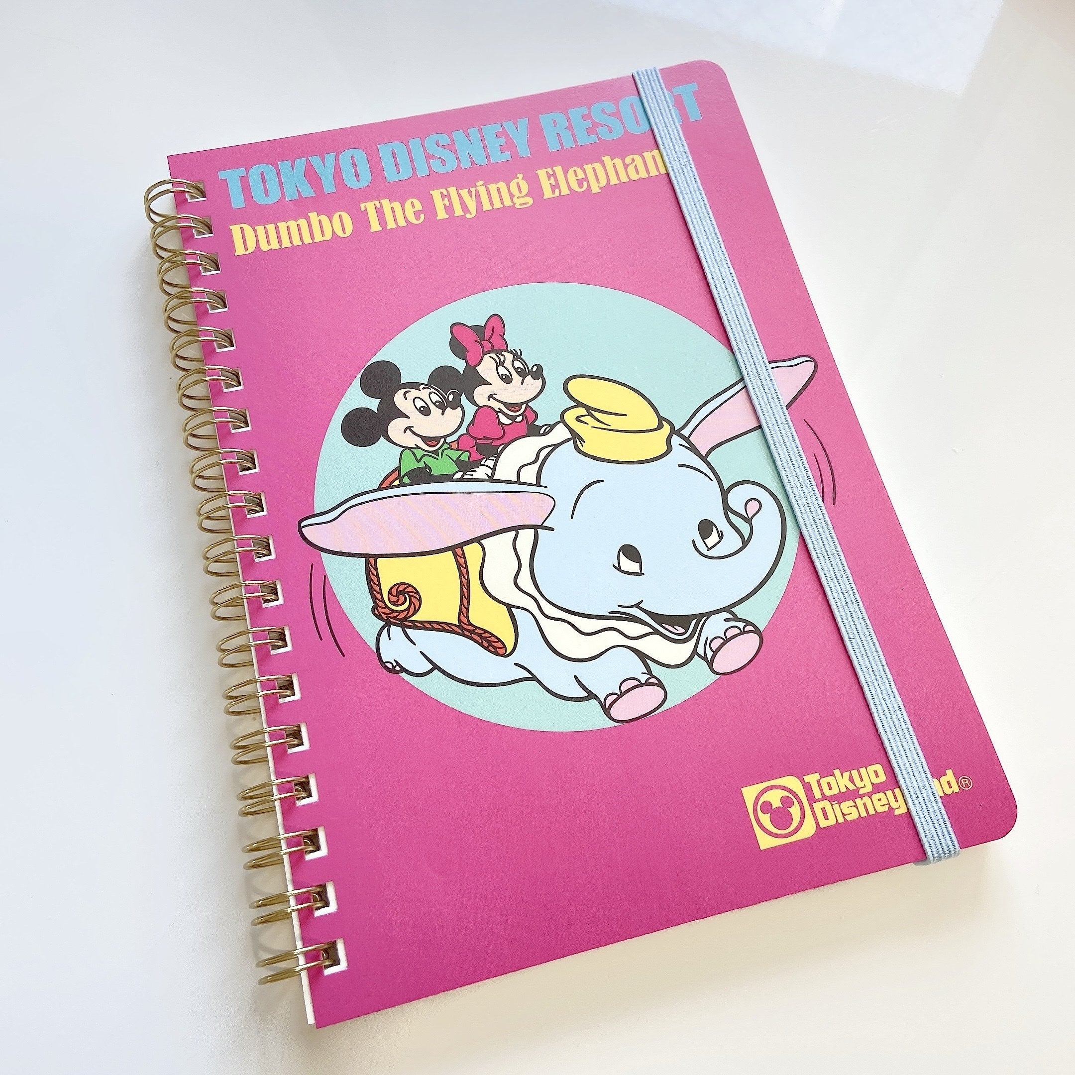 これは買うわ」ディズニーランドの“レトロ風おみやげ”がむっちゃカワイイ