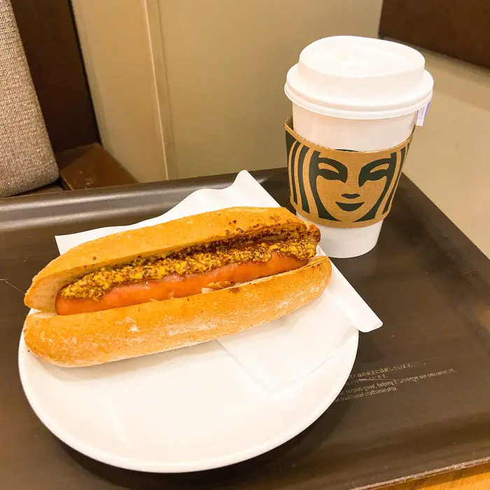 Starbucks Coffee（スターバックスコーヒー）のおすすめのメニュー「ヴィーナソーセージ 石窯フィローネ」