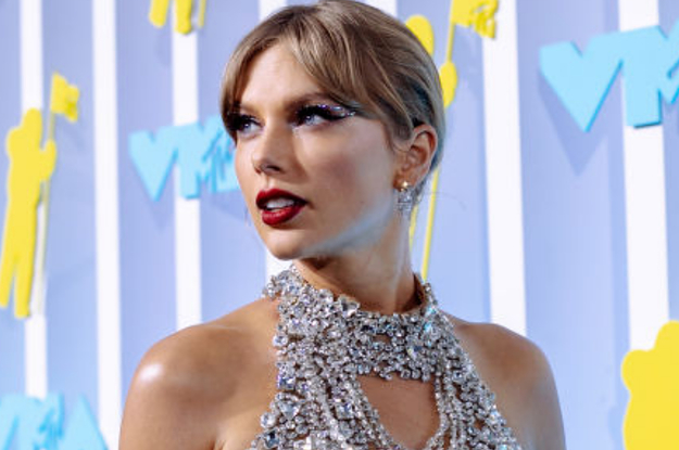 So, Because Taylor Swift Is Taylor Swift, Her VMA Look Was Actually An Easter Egg