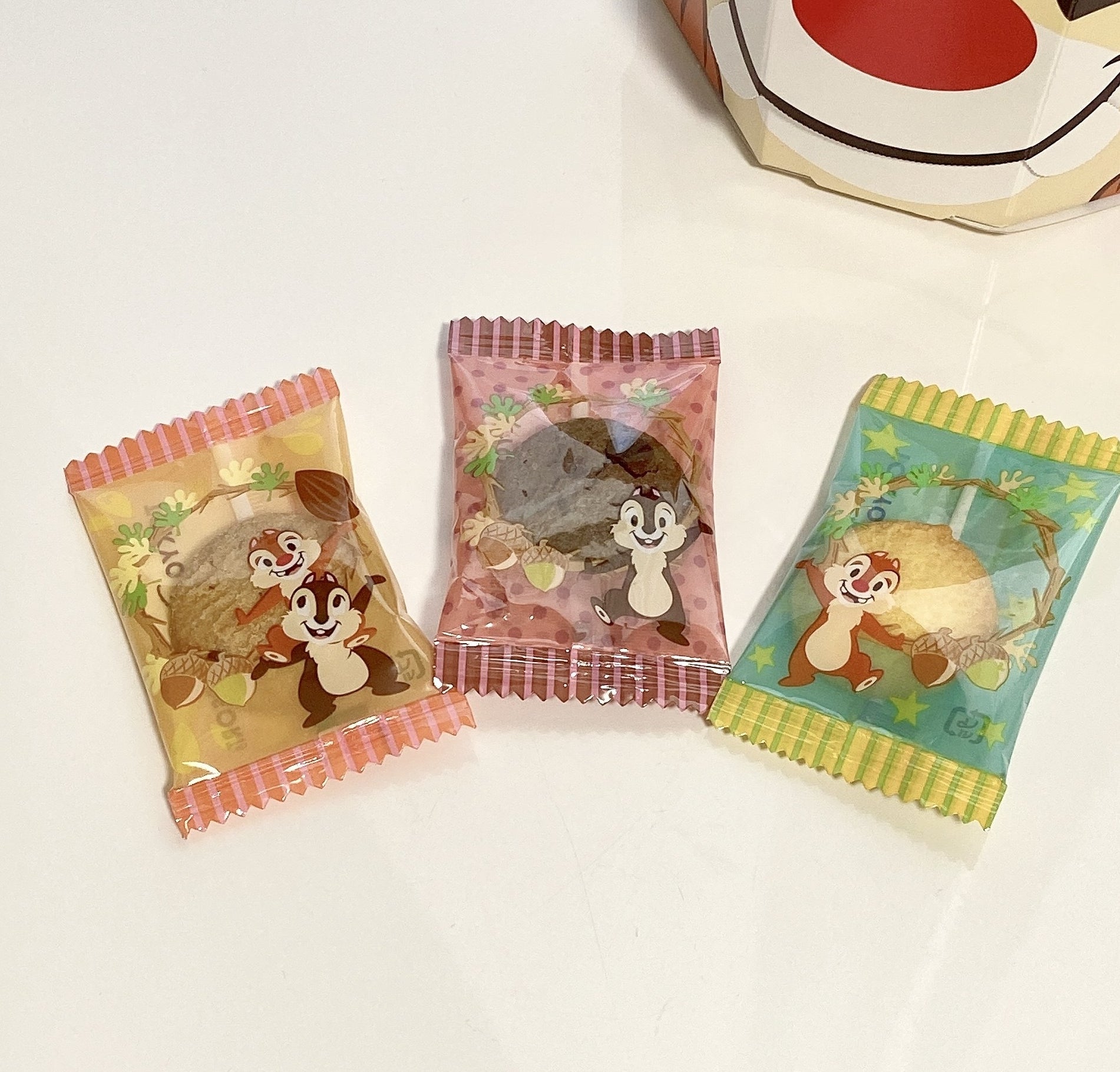 東京ディズニーランド（Tokyo Disneyland）のおすすめおみやげ「クッキー 紙箱」