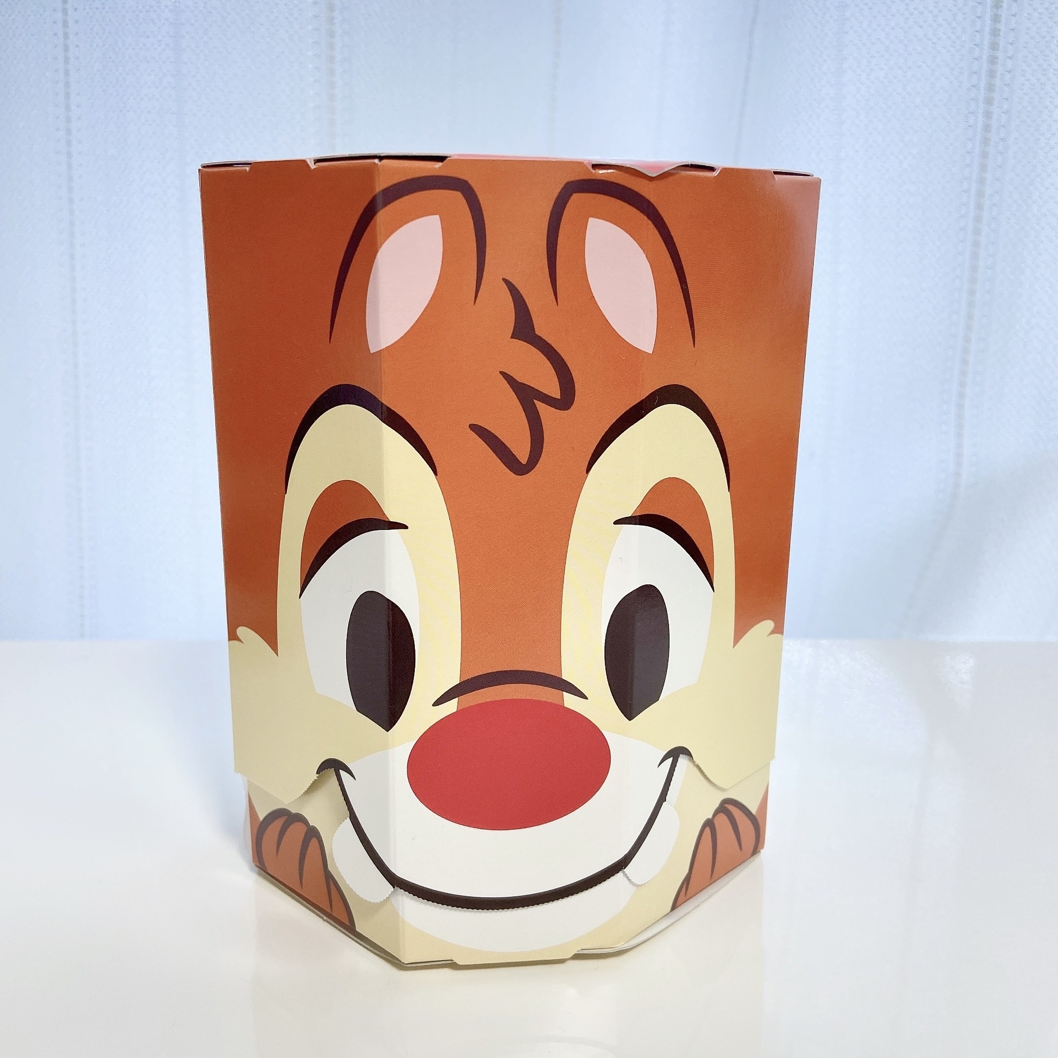 東京ディズニーランド（Tokyo Disneyland）のおすすめおみやげ「クッキー 紙箱」