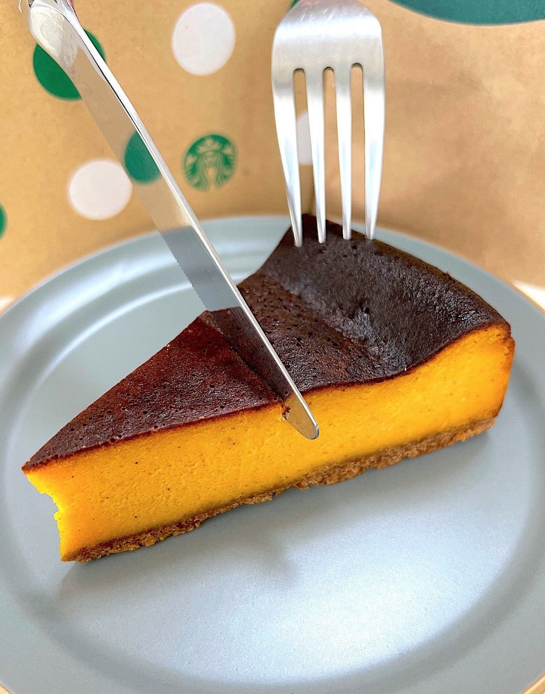 Starbucks（スターバックス）のおすすめスイーツ「パンプキンのバスクチーズケーキ」